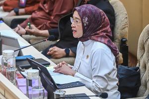 Raker Komisi II DPR dengan MenPAN-RB
