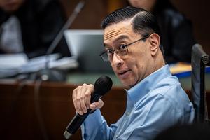 Sidang mendengarkan keterangan saksi mahkota