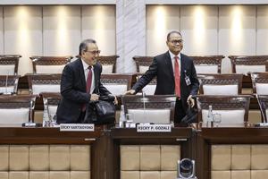 Uji kelayakan dan kepatutan Deputi Gubernur BI