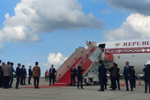 Presiden Prabowo Subianto di Lanud Halim Perdanakusuma, Jakarta sebelum bertolak ke Arab Saudi.