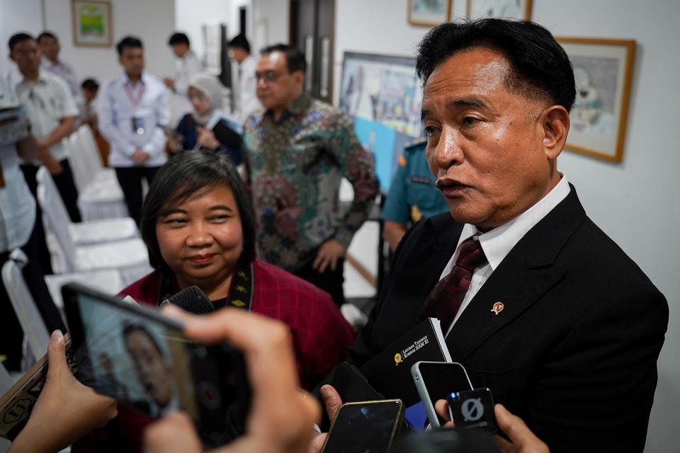 ferry irwandi, yusril, tni