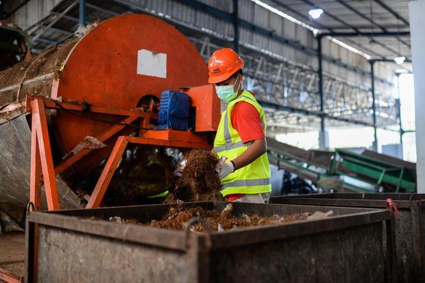 TPSA Bagendung Cilegon Olah Sampah Jadi Bahan Bakar PLTU Suralaya