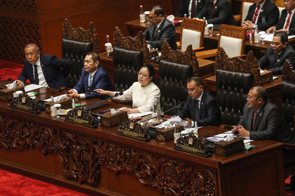 gibran, pemakzulan, puan
