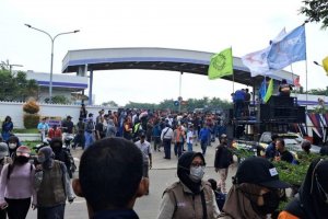 Demo buruh Yamaha Music Manufacturing Asia