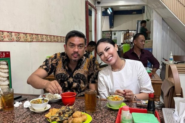 Menteri UMKM bersama istrinya, Agustina Hastarini. Foto: Instagram: maman.abdurrahman.st
