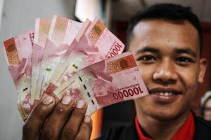 Penyaluran bantuan subsidi upah di Palangka Raya