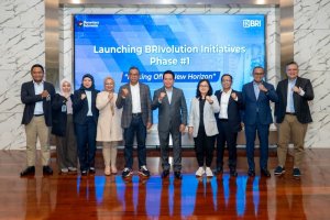Direktur Utama BRI Hery Gunardi (tengah) bersama jajaran manajemen BRI saat peluncuran BRIvolution Initiatives Phase 1 – Kicking Off a New Horizon di 