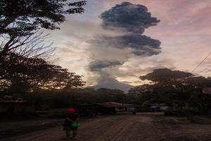 Erupsi Gunung Lewotobi Laki-laki