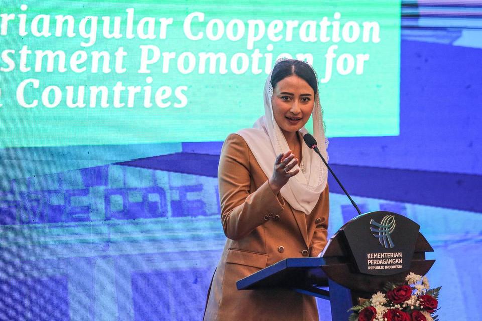Wakil Menteri Perdagangan Dyah Roro Esti Widya Putri menyampaikan sambutan saat pembukaan Pelatihan South-South and Triangular Coorperation (SSTC) on Trade and Investment Promotion for African Countries 2025, di Kantor Pengembangan Sumber Daya Manusia Eks