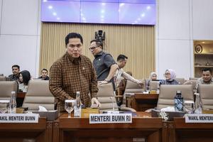 Raker Komisi VI DPR dengan Menteri BUMN