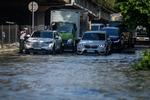 Akses jalan terganggu akibat banjir di Jakarta
