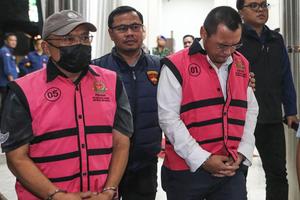 Kejagung tahan tersangka kasus korupsi minyak mentah