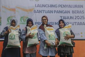 Penyaluran bantuan pangan beras di Ternate