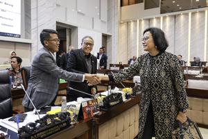 Raker Komisi XI DPR dengan Menteri Keuangan