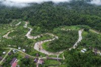 Misi menjaga kesehatan masyarakat di pedalaman Mentawai