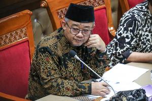 Raker Komisi X DPR dengan Mendikdasmen