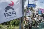 Penertiban atribut parpol melanggar aturan