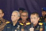Direktur Jenderal Bea dan Cukai Djaka Budhi Utama dalam konferensi pers di Kediri, Jawa Timur, Jumat (18/7/2025).