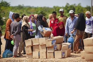 Pembagian bansos Polda Kepri