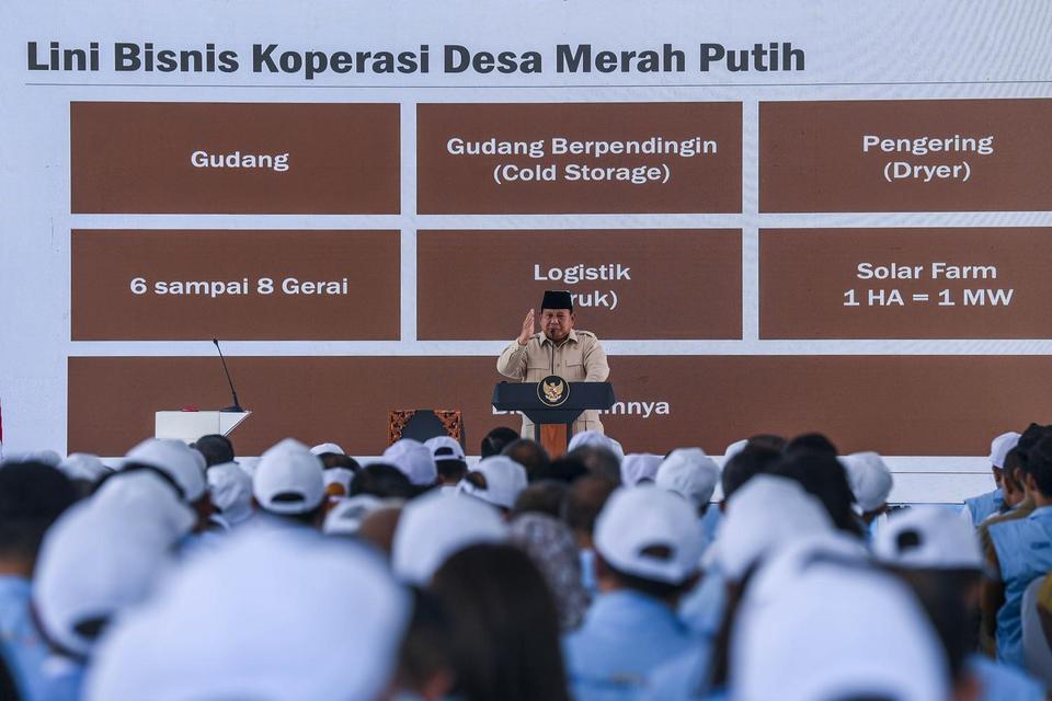Presiden Prabowo Subianto memberi sambutan saat peluncuran Koperasi Desa/Kelurahan Merah Putih di Desa Bentangan, Klaten, Jawa Tengah, Senin (21/7/2025). Presiden Prabowo Subianto meresmikan kelembagaan 80.000 Koperasi Desa/Kelurahan Merah Putih yang dipu