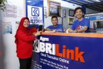 AgenBRILink hadir hingga pelosok desa, memberikan kemudahan layanan keuangan bagi masyarakat.