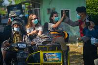 Pembagian masker di Limapuluh Kota