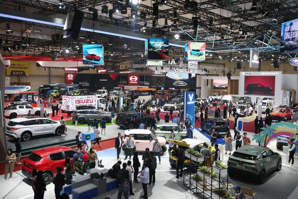 GIIAS 2025, emiten otomotif, ASII, pasar otomotif