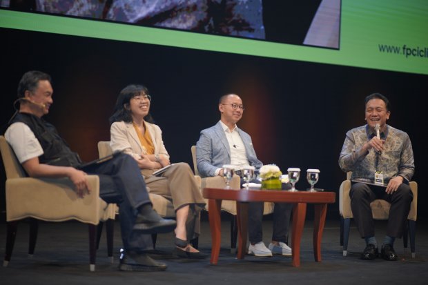 Diskusi pemerintah dan peneliti, menentukan strategi untuk fokus transisi energi, di acara Indonesia Net-Zero Summit 2025, Sabtu (26/7).