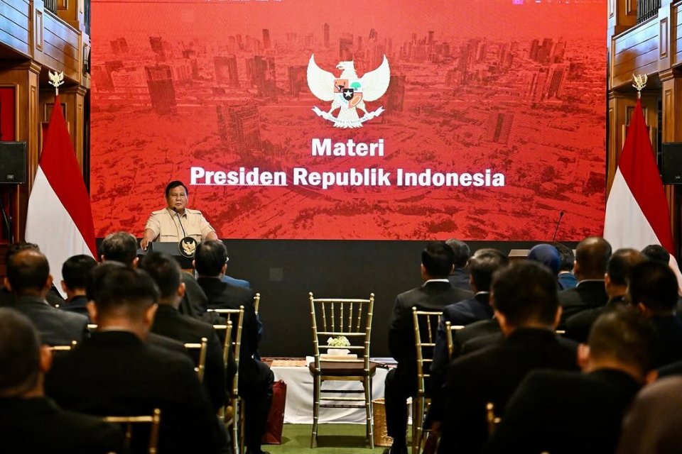 Presiden Prabowo Subianto saat bertemu profesional muda di Hambalang, Jawa Barat, Sabtu (27/7). Foto: Instagram/Sekretariat Kabinet