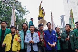 Aksi Unjuk Rasa Indonesia (C)emas oleh BEM SI (Foto: Katadata/Fauza Syahputra)