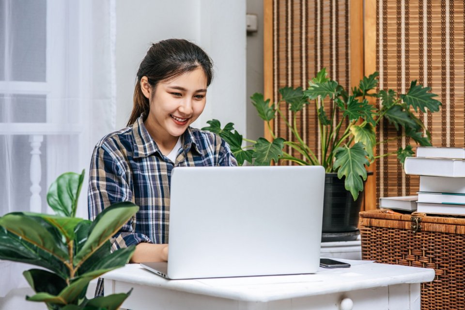 Rekomendasi Laptop untuk Mahasiswa 2025