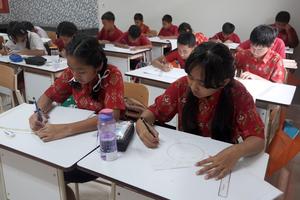 Kegiatan belajar di Sekolah Rakyat