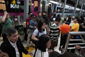 Perjalanan kereta terganggu akibat anjloknya KA Argo Bromo Anggrek