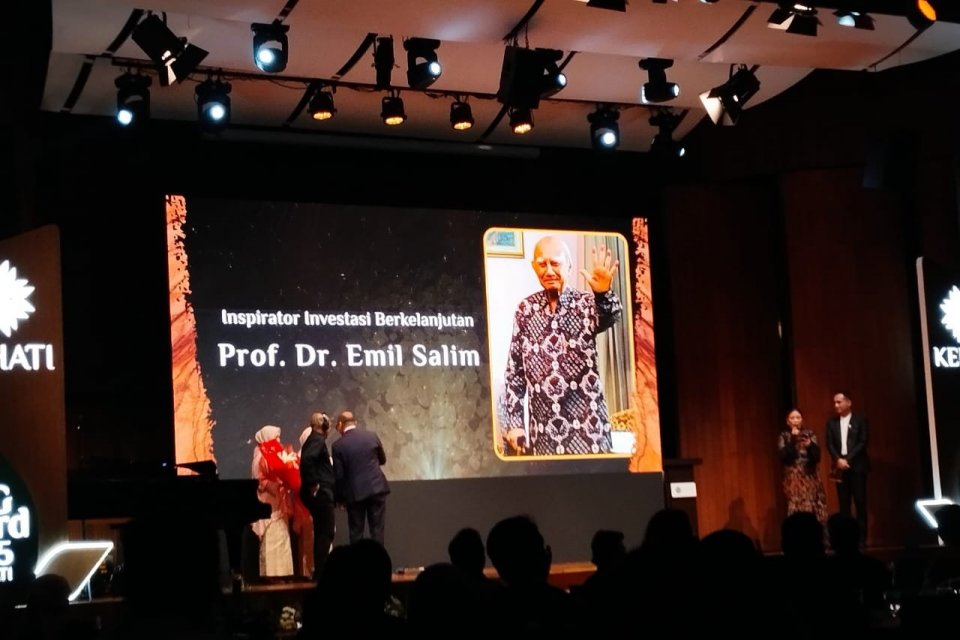 Emil Salim, KEHATI ESG Award 2025, investasi berkelanjutan