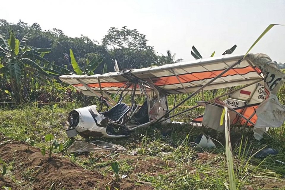 Pesawat latih dilaporkan terjatuh di kawasan Ciampea, Bogor, Jawa Barat, pada Minggu pagi (3/8),