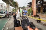 Kios Hangus Terbakar, Pedagang Pasar Taman Puring Berjualan di Trotoar (Foto: Katadata/Fauza Syahputra)