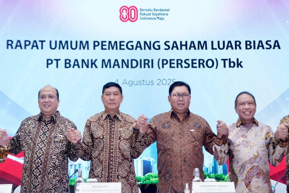Bank Mandiri menggelar Rapat Umum Pemegang Saham Luar Biasa atau RUPSLB pada Senin (4/8). RUPSLB, antara lain mengangkat Riduan sebagai direktur utama dan Henry Panjaitan sebagai wakil direktur utama