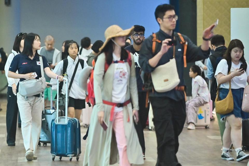 bandara I Gusti ngurah Rai Bali, jumlah wisatawan asing,