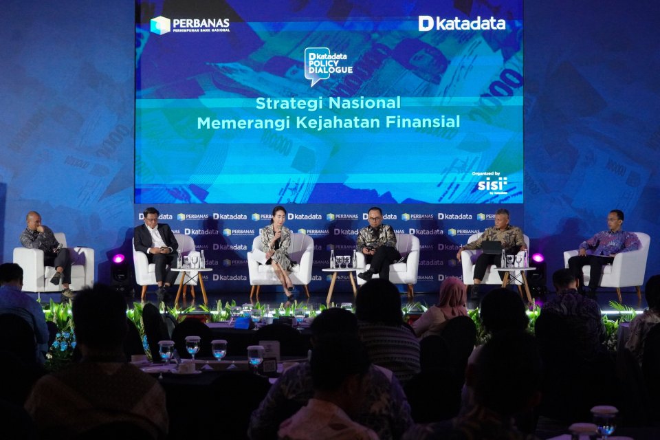 Acara diskusi Katadata Policy Dialogue: Strategi Nasional Memerangi Kejahatan Finansial di JS Luwansa Hotel, Kuningan, Selasa (5/8/2025). 