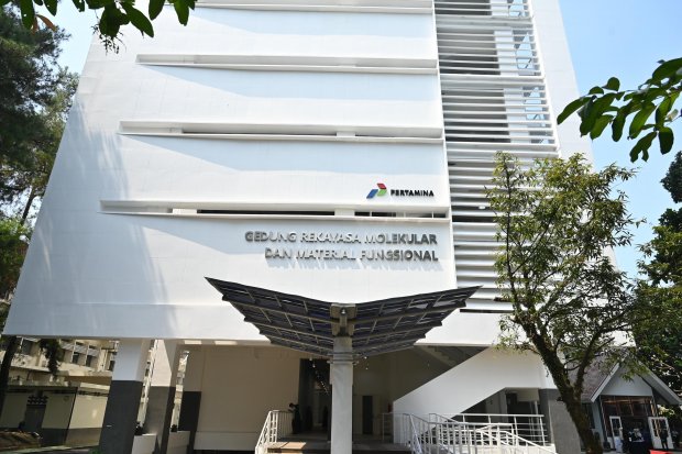 Gedung Rekayasa Molekular dan Material Fungsional