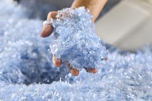 Daur ulang botol plastik