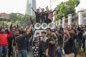 Unjuk rasa tolak kenaikan gaji anggota DPR (Foto: Katadata/Fauza Syahputra)