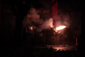 Aksi demo di depan Mako Brimob Kwitang