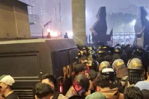 Aksi Demo di Depan Polda Metro Jaya
