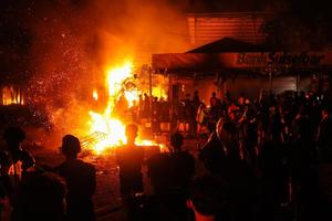 Gedung DPRD Sulsel dibakar massa aksi 29 Agustus di Makassar