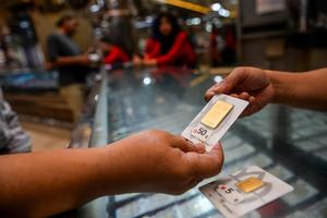 Harga emas tembus dua juta rupiah