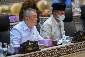 Raker Komisi V DPR bersama pemerintah