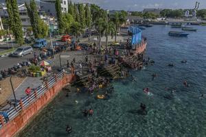 Pengembangan pariwisata Pantai Falajawa