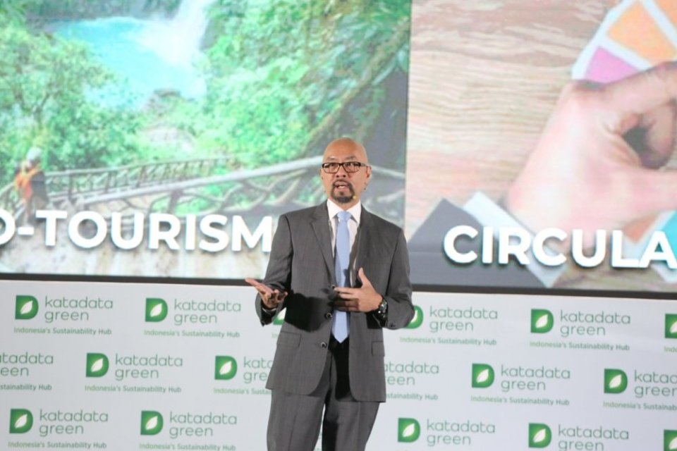 Direktur Utama IDSurvey Arisudono Soerono dalam sesi “Empowering Green Business for Indonesia’s Sustainable Future” di ajang Katadata Sustainability Action for the Future Economy (SAFE) 2025.