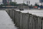 Proyek tanggul beton di perairan Cilincing Jakarta
